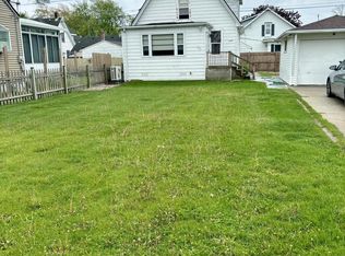 1529 Rosalind Ave, Racine, WI 53403