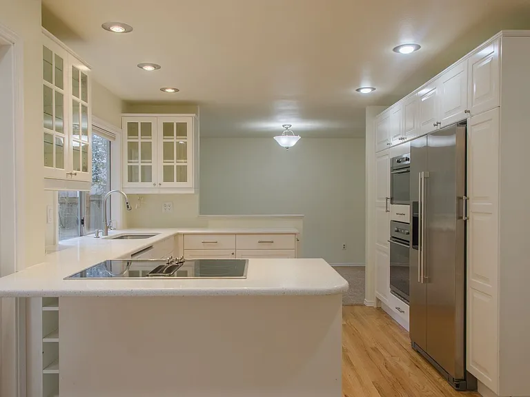 23954 SE 42nd Pl — Photo 7