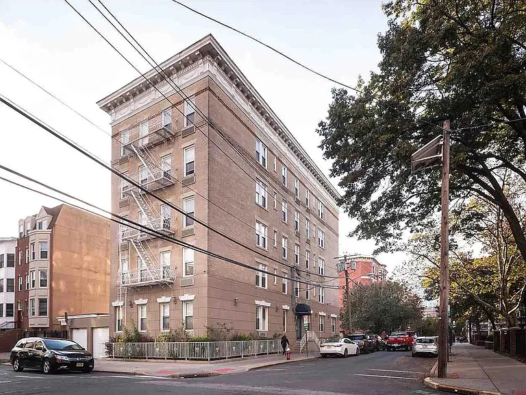 734 Adams St #2C — Photo 12