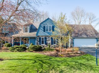 2927 W Range Line Ct, Mequon, WI 53092
