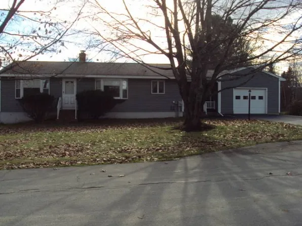 174 Marvel St, Farmington, ME 04938