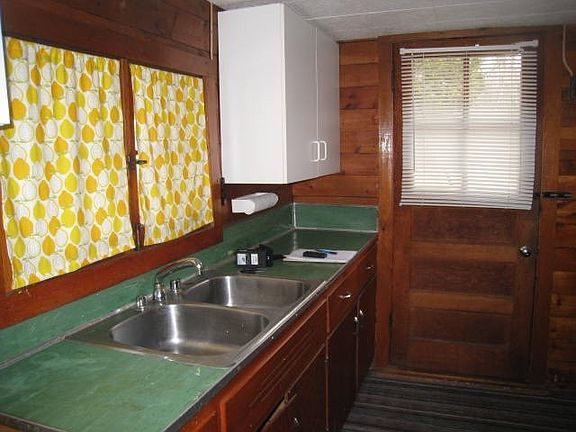 4th image of 3059 W Albert Ln