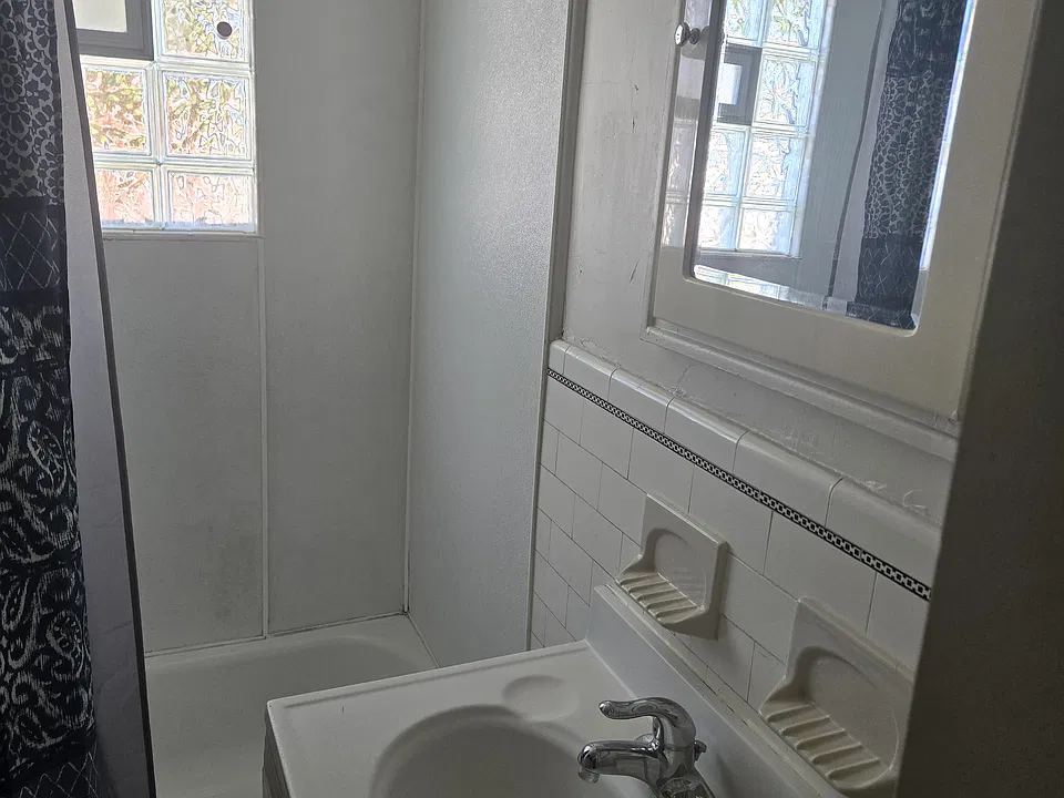 809 Alpine Blvd #4