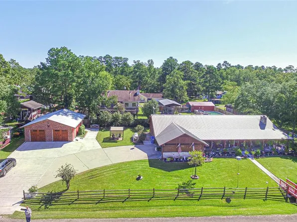 183 Lakeview Dr S, Livingston, TX 77351