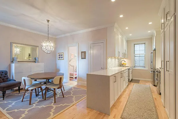 Sold by RealtyTopia | media 15