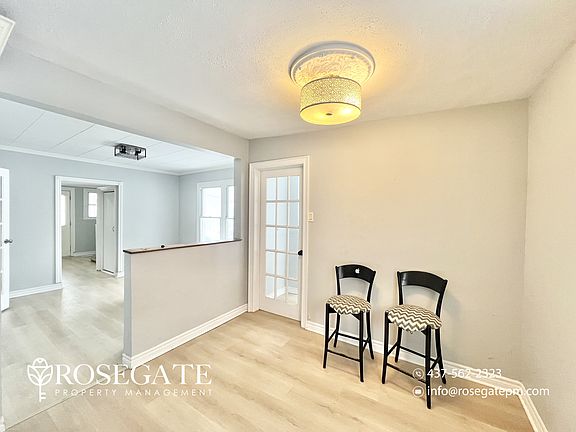 3rd image of 18 Adelaide St S #1