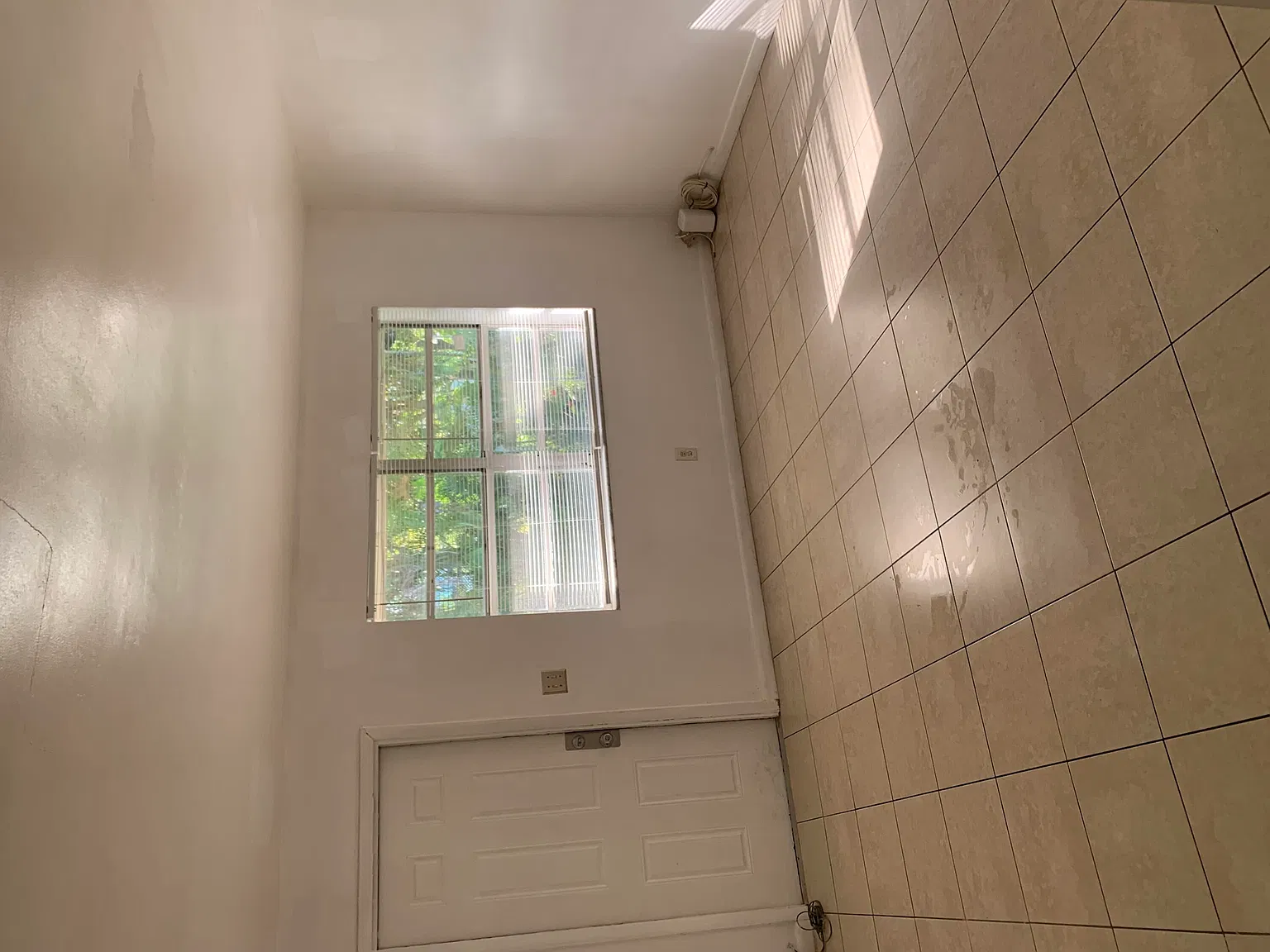 1 bed, 1.0 bath, 1596 sqft, $1,500 — Photo 2