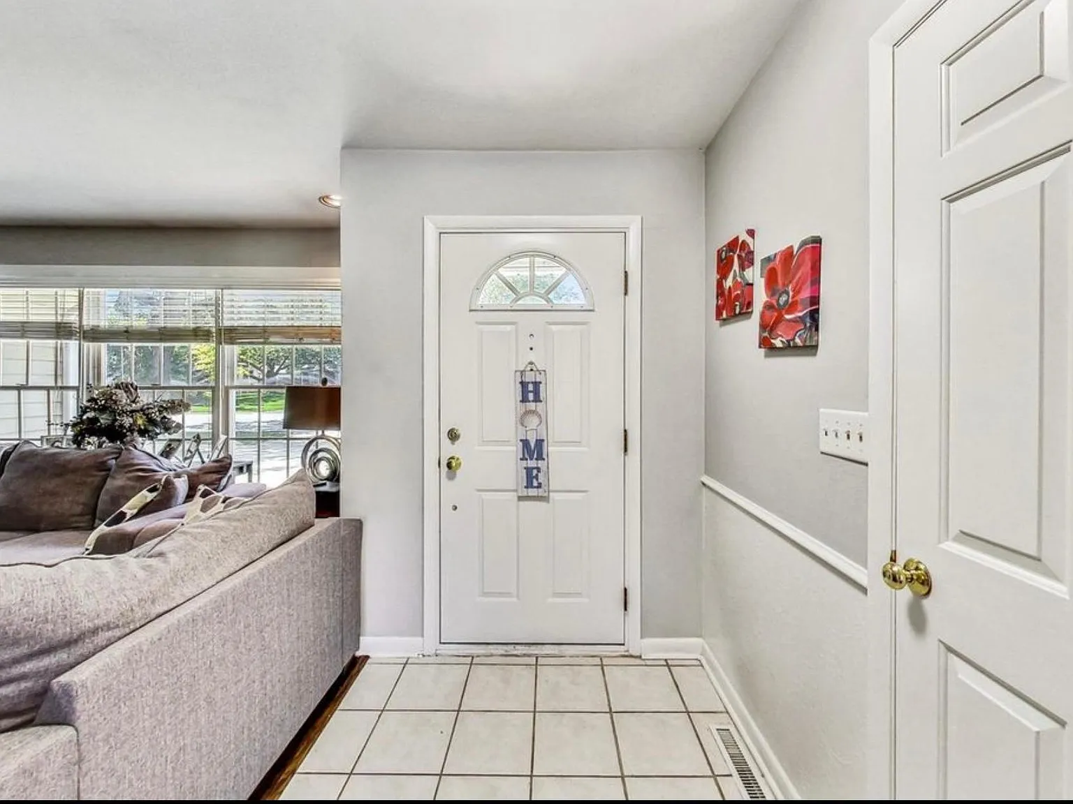 3 bed, 1310 sqft, $3,300 — Photo 4