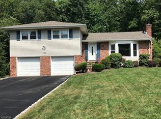 30 Arden Ct, Berkeley Heights, NJ 07922