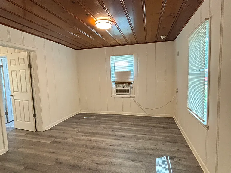 422 S Vine St — Photo 7