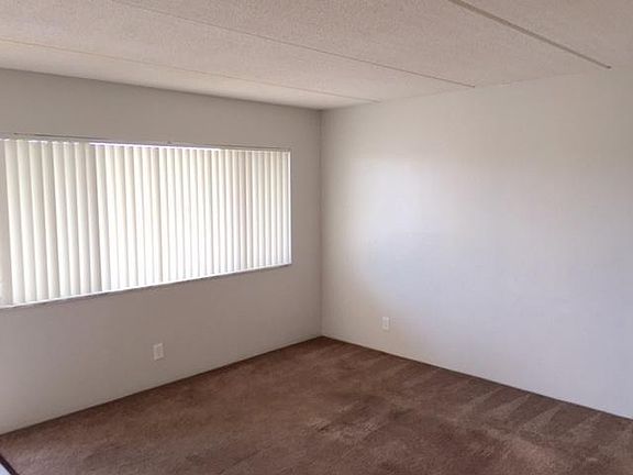 5th image of 2711 Vandiver Dr APT 209