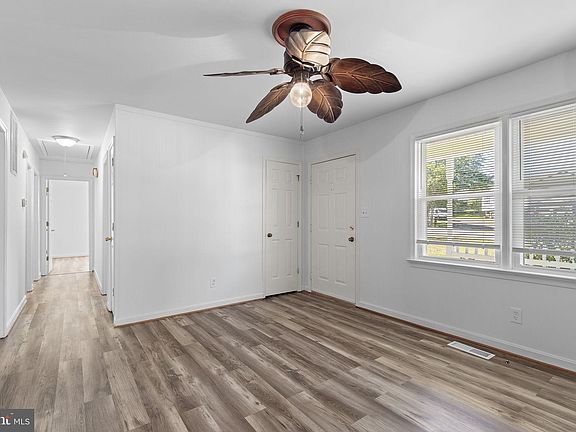 4th image of 1106 Dewberry Dr