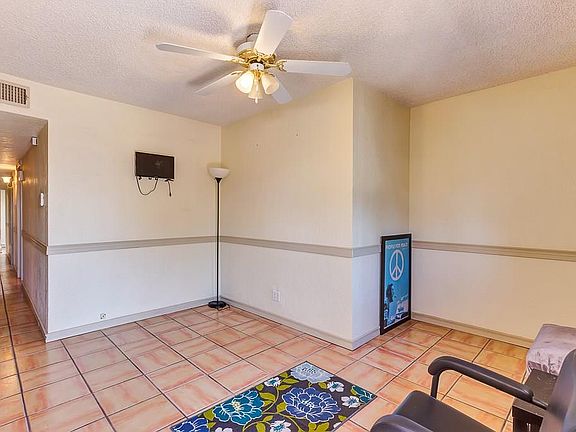 4th image of 2723 Aurora Ave