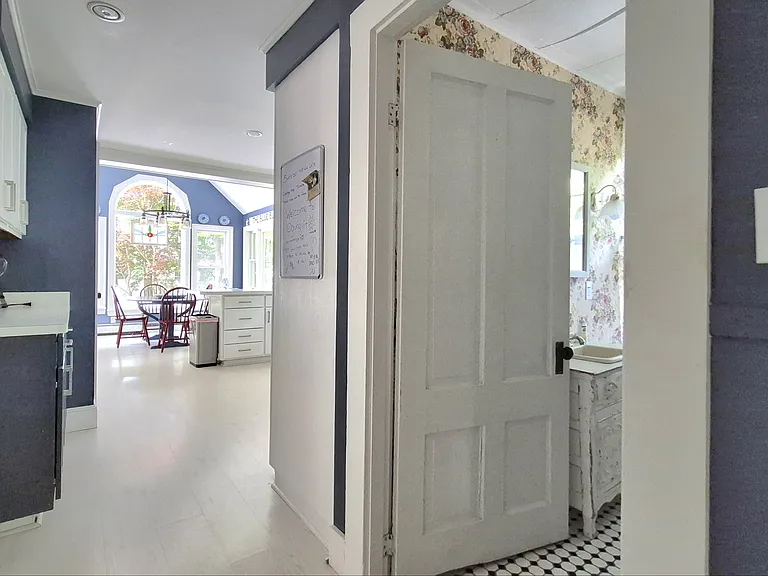 45 Stearns Rd — Photo 17