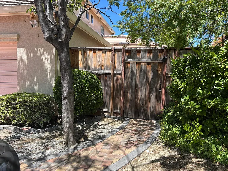 2198 Bentley Ridge Dr — Photo 2