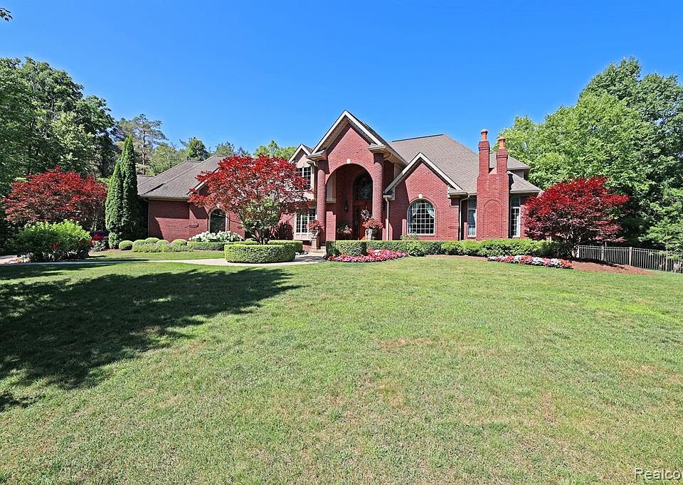 406 Bearberry Ln, Ortonville, MI 48462 MLS 20221029756 Zillow