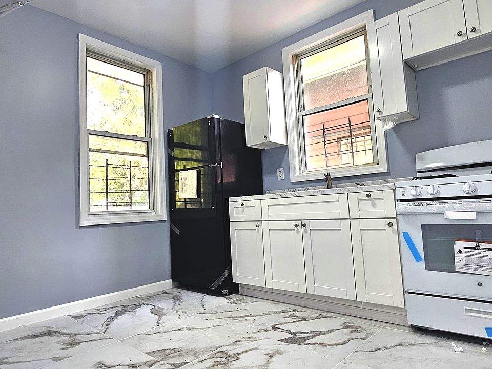 2nd image of 131 N Burgher Ave #1