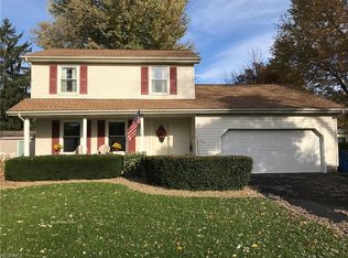 3955 Meadow Hl, Mineral Ridge, OH 44440