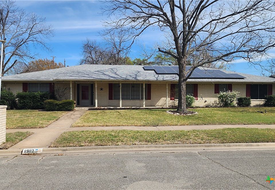 1st image of 1902 Halbert St