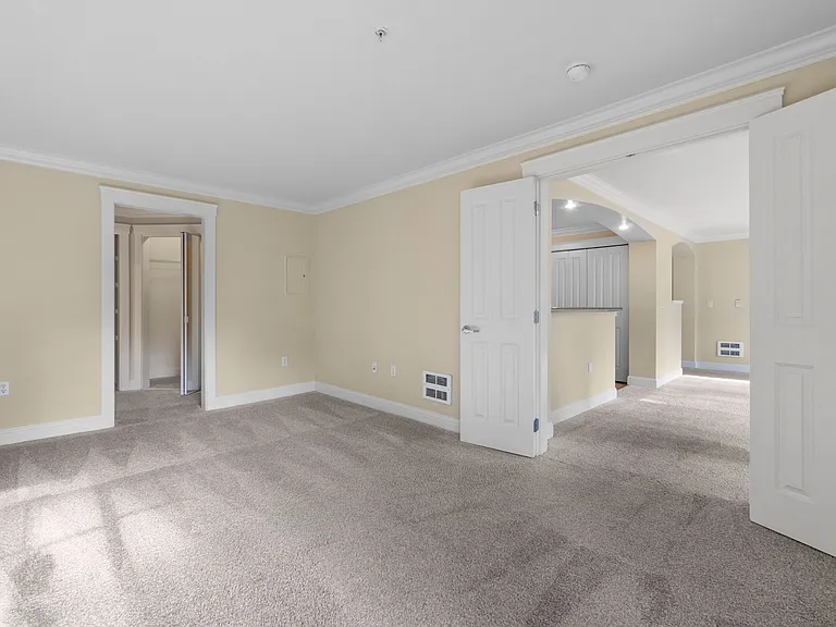 Villaggio on Yarrow Bay — Photo 15