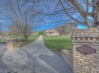 104 Cedar Brook Ct, Kingsport, TN 37664