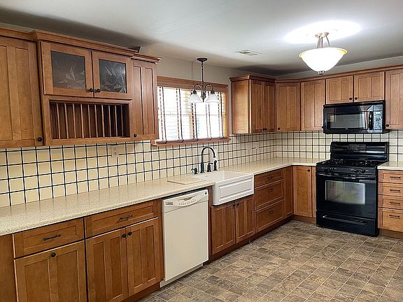 Beautiful custom cabinets 
