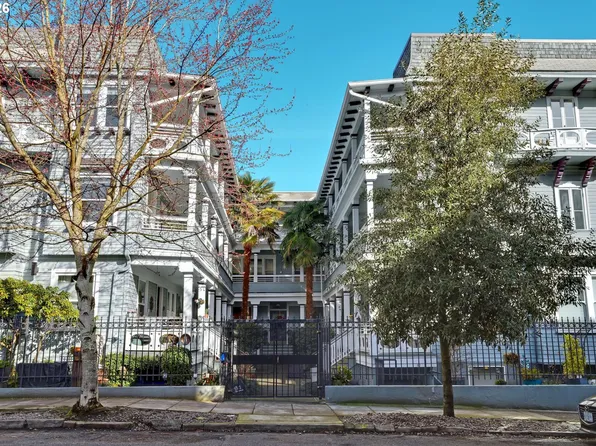 2127 NW Irving St APT 304, Portland, OR 97210