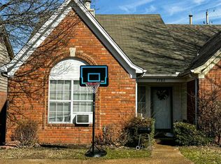 7782 Shadowland Dr, Memphis, TN 38125