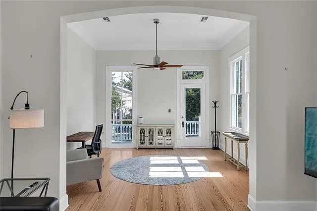 4 bed, 4.0 bath, 3327 sqft, $9,500 — Photo 4