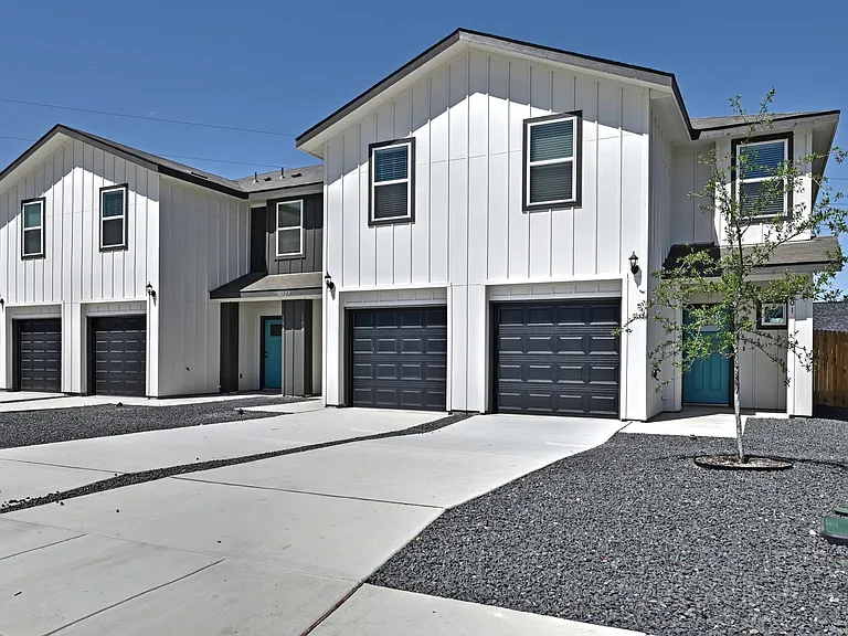 11318 Clearmine St — Photo 4