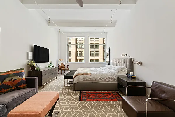 Sold by Compass | media 9