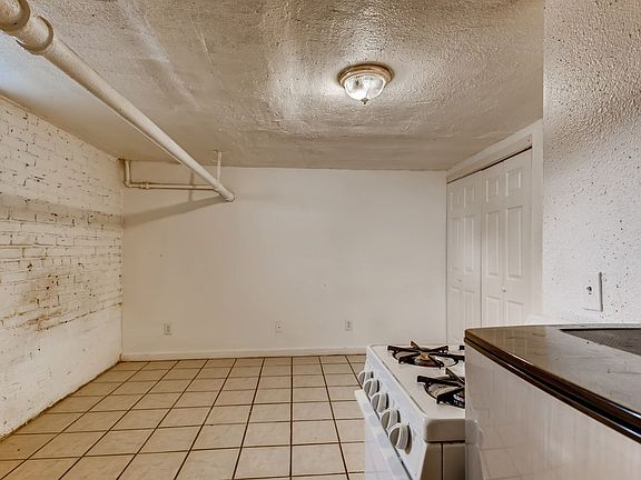 2nd image of 1329 N Grant St #G-33