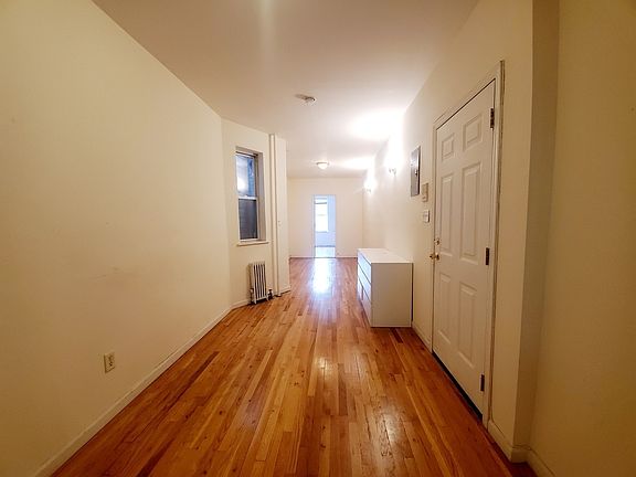 5th image of 324 21st St APT 2