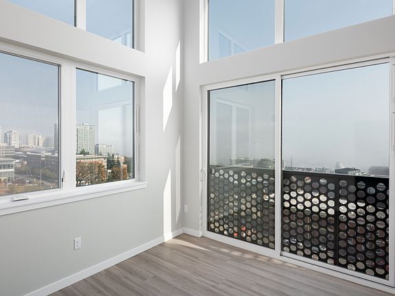 4th image of 1909 Fawcett Ave #311