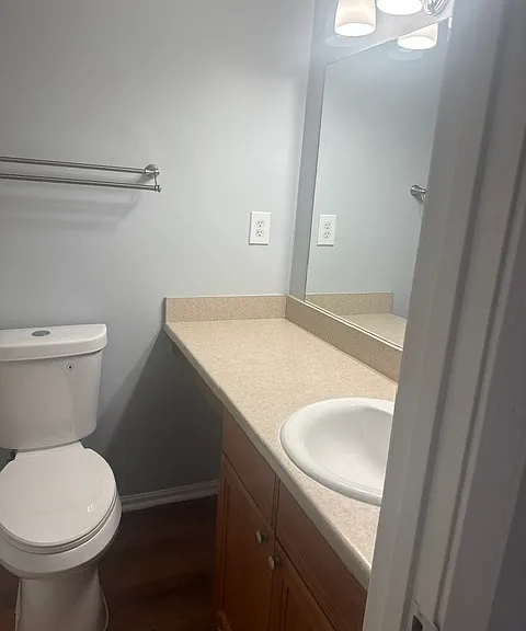 Primary bedroom private bathroom - sink angle