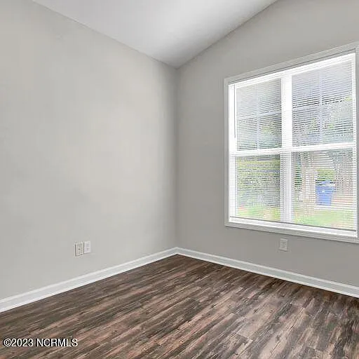 933 Downey Branch Ln — Photo 3
