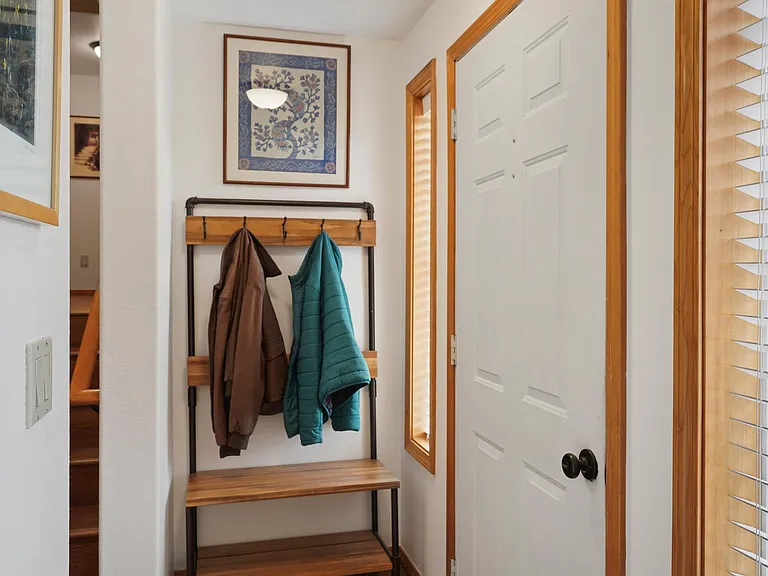 2351 NE Shadow Brook Pl — Photo 3