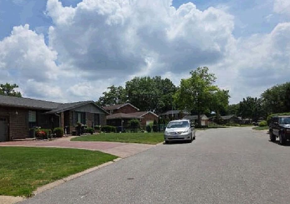 Exterior Neighborhood (street photo)