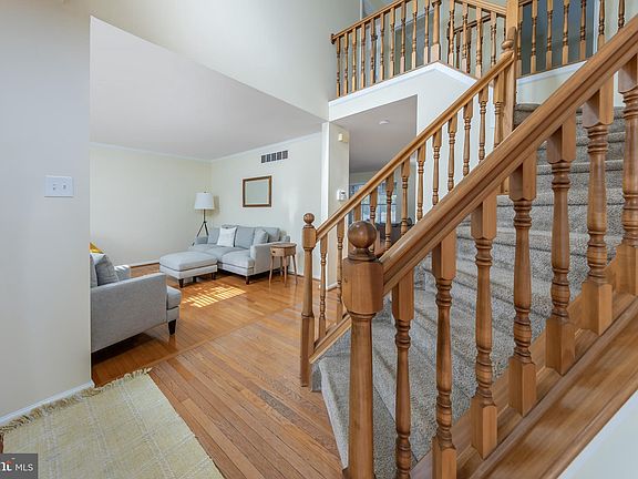 4th image of 1640 Linden Ct