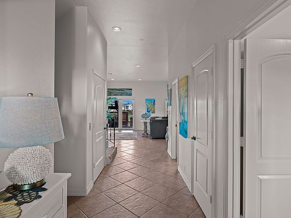 3rd image of 314 Bayview Dr