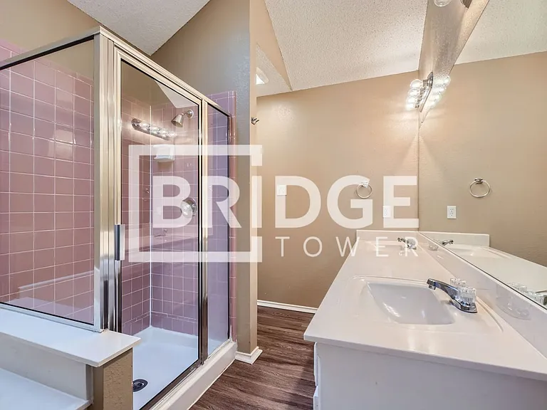 409 Kelley Ct — Photo 9
