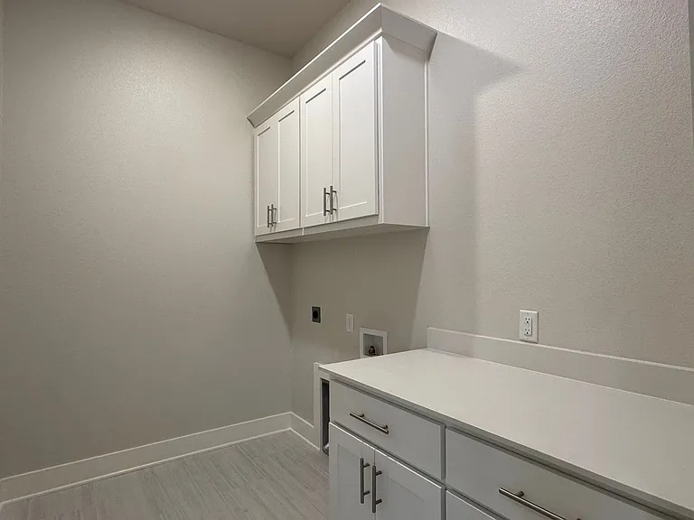 7035 Hillside Ave — Photo 17