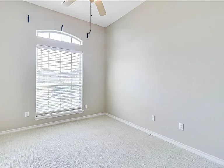 5810 Aava — Photo 36