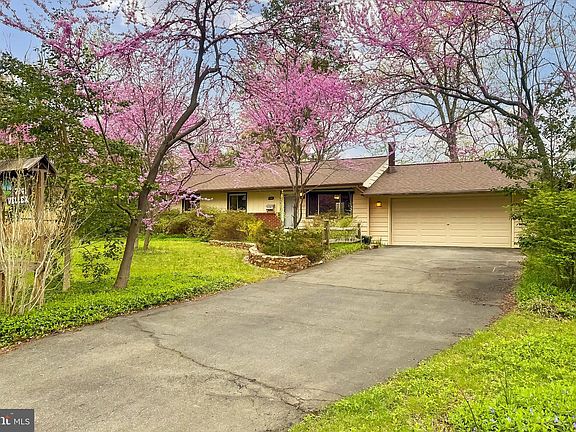 2nd image of 7241 Vellex Ln