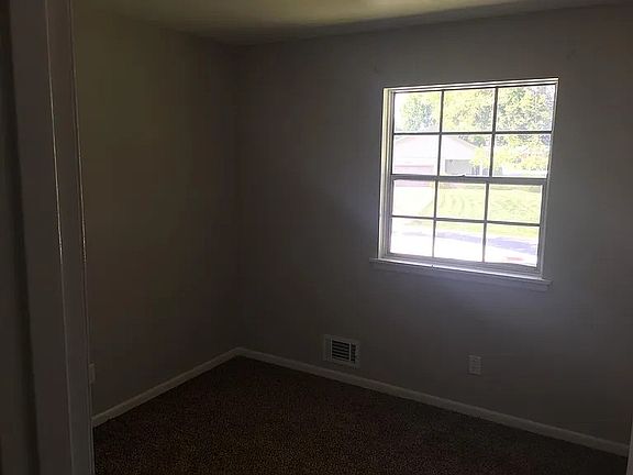 3rd image of 3002 Seminole Dr