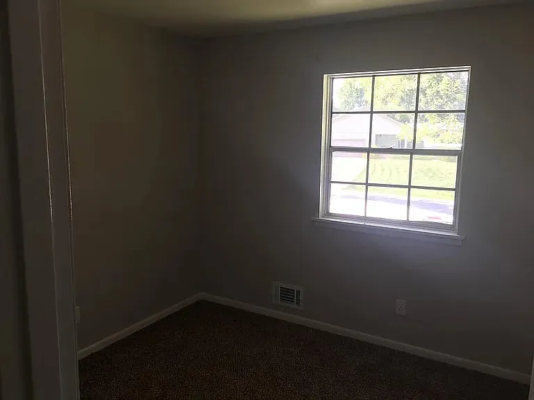 3002 Seminole Dr — Photo 3