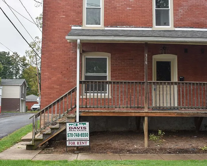 316-318 N Henderson St — Photo 1