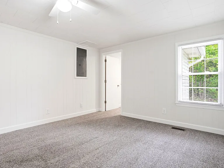 40 Knox St — Photo 19