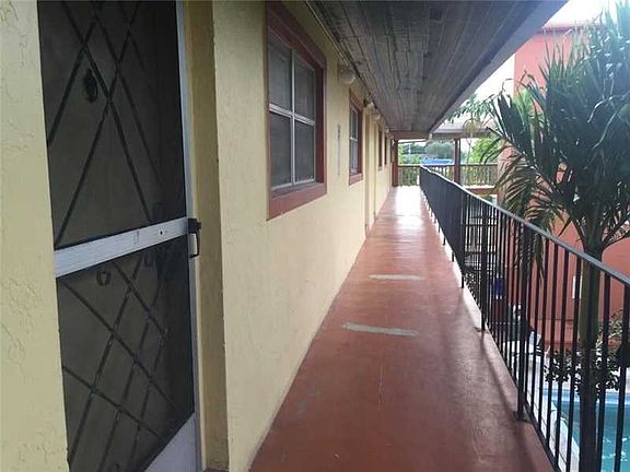 5th image of 16215 NE 18th Ct APT 310
