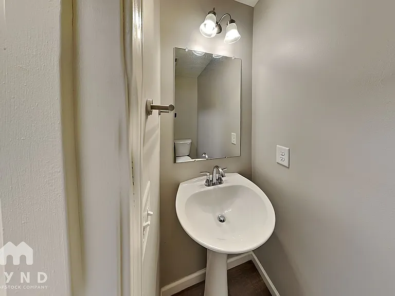 305 Kear St — Photo 8